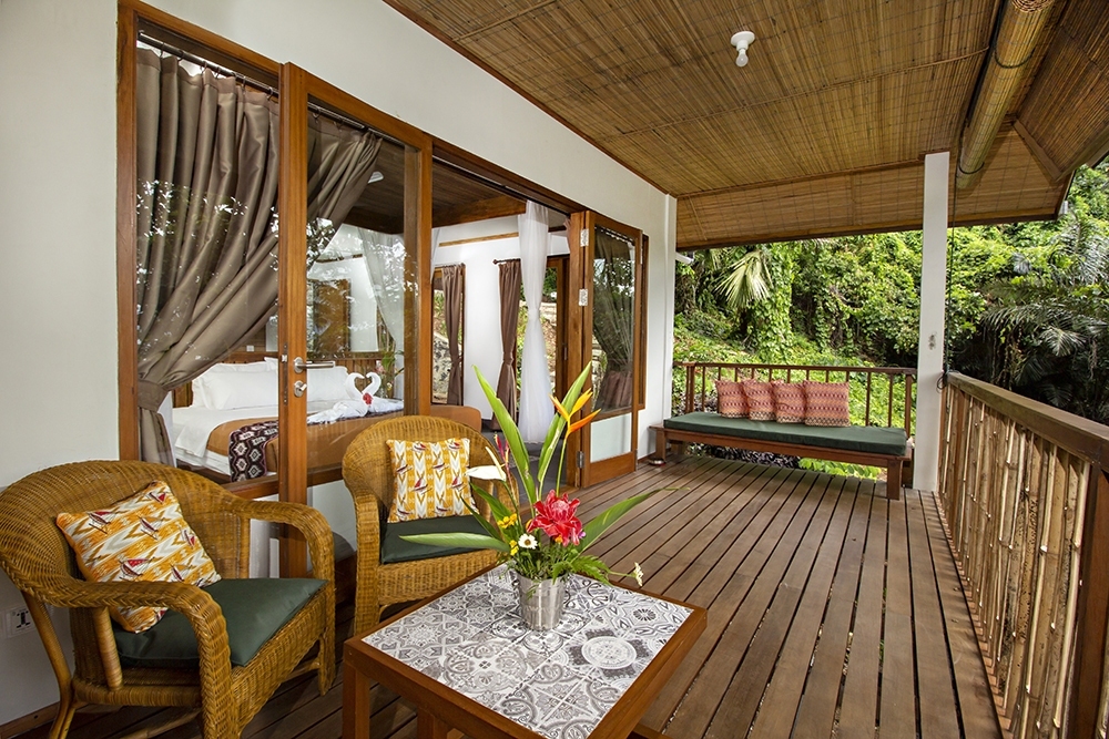 Deluxe Hillside Cottage