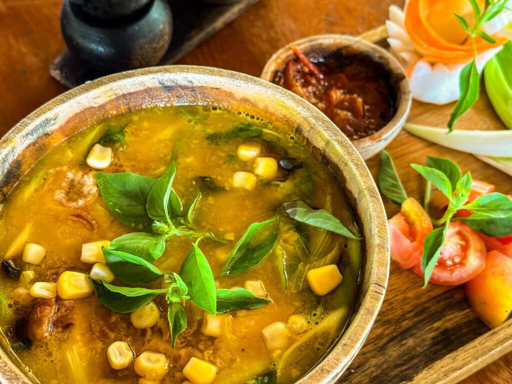 Tinutuan, traditional Manado porridge
